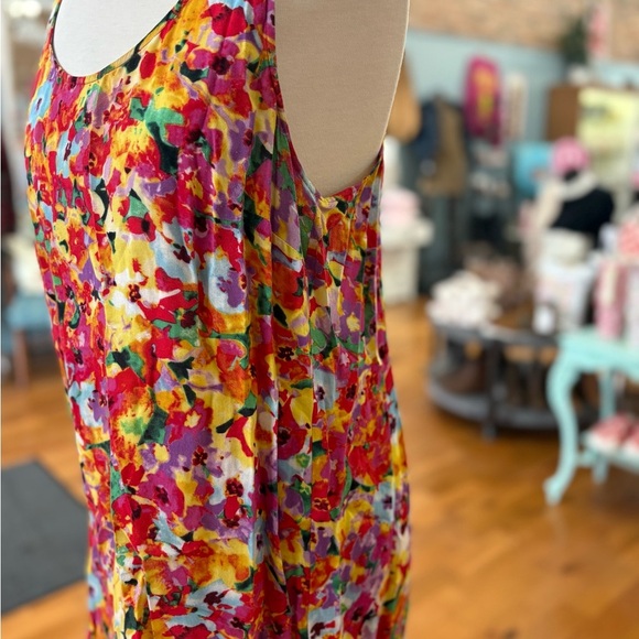 Cabi Colorful Abstract Floral Sleeveless Blouse Size Medium - Picture 2 of 6